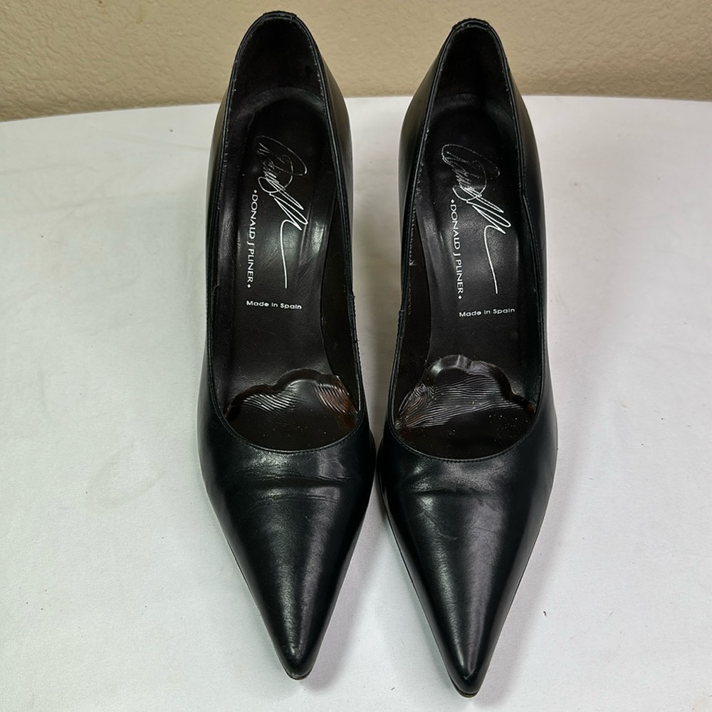Donald j Pliner Cloves Classic Black Heels Size 6 M
